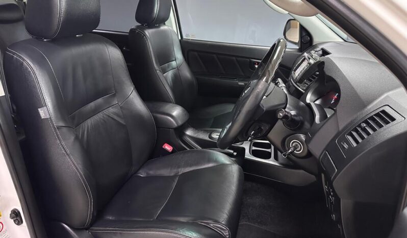
								2014 Toyota Fortuner 3.0d-4d R/B Auto full									